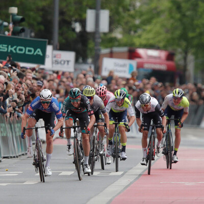 Foto zu dem Text "Eschborn-Frankfurt dank neuer Strecke spannend wie selten"