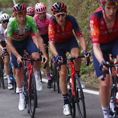 Foto zu dem Text "Ineos Grenadiers: Giro-Doppelspitze hat ein Ablaufdatum"