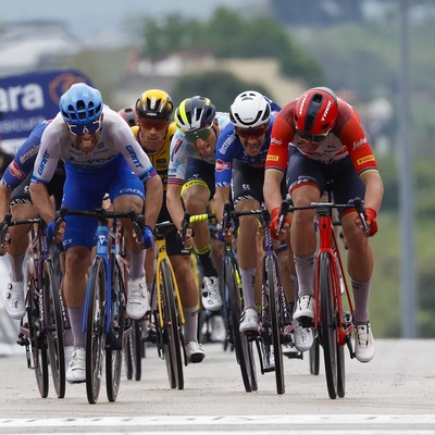 Foto zu dem Text "Highlight-Video der 3. Etappe des Giro d´Italia"