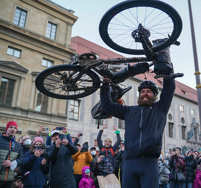 Foto zu dem Text "Jonas Deichmann: Im Duathlon zweimal “across America“"