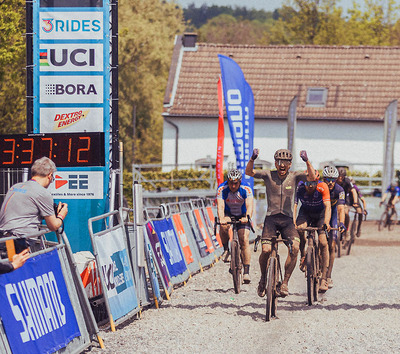 Foto zu dem Text "3Rides: Tessa Neefjes und Paul Voß siegen - beide im Sprint"