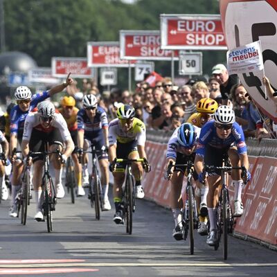 Foto zu dem Text "Philipsen holt sich mit Ballerstedts Hilfe den fünften Saisonsieg"