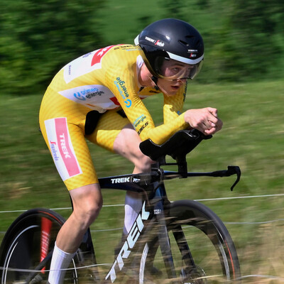 Foto zu dem Text "Ayuso gewinnt Zeitfahren, aber Skjelmose die Tour de Suisse"