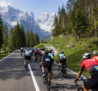 Foto zu dem Text "Tour Transalp: Regen plätschert auf Orange "