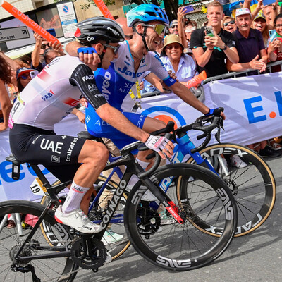 Foto zu dem Text "Duell der Yates-Zwillinge um Gelb: “Simon wird mich jagen“"