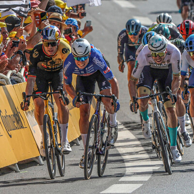 Foto zu dem Text "Fünfter in Bayonne: Van Aert trägt Niederlage mit Fassung"