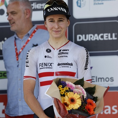 Foto zu dem Text "Rot-weiß-rotes Familientreffen bei der Tour de France Femmes"