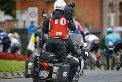 Foto zu dem Text "TV-Motorrad kollidiert mit Zuschauern"