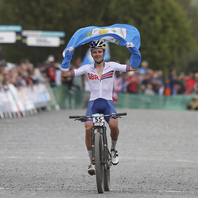 Foto zu dem Text "Pidcock vervollständigt trotz Pech seine WM-Titelsammlung "