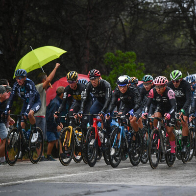 Foto zu dem Text "Unwetter erschwerte Mammut-Transfer vor Vuelta-Ruhetag "