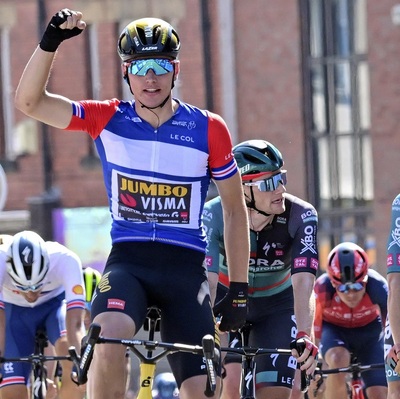 Foto zu dem Text "Tour of Britain: Kooij mit Van Aerts Hilfe zum nächsten Sprintsieg"