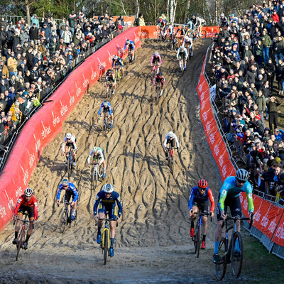 Foto zu dem Text "Der Cross-Winter kommt: Ausblick auf die Saison 2023/24"