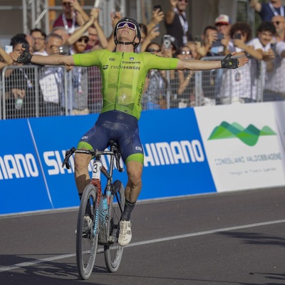 Foto zu dem Text "Mohoric wird bei seinem Gravel-Debüt Weltmeister "