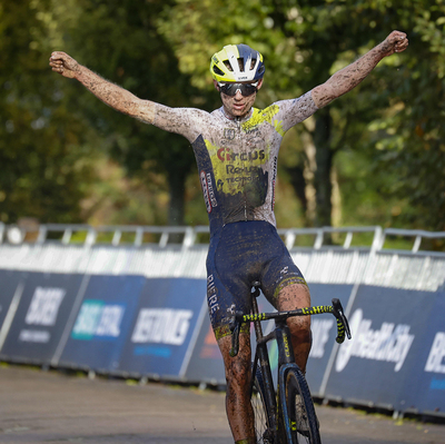 Foto zu dem Text "Kuypers schlägt beim Cross in Ardooie Iserbyt und Vanthourenhout"