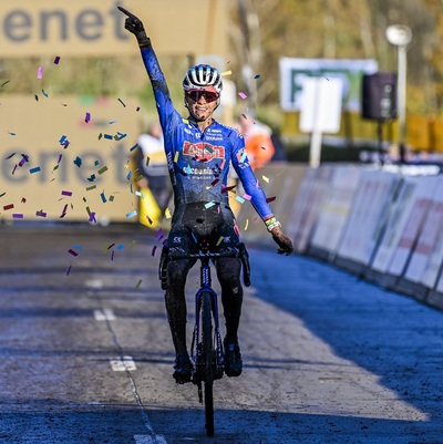 Foto zu dem Text "Alvarado glänzt bei der Superprestige von Niel auch im Schlamm"