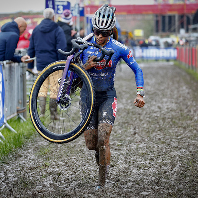 Foto zu dem Text "Alvarado vollendet in Dendermonde das perfekte Wochenende"