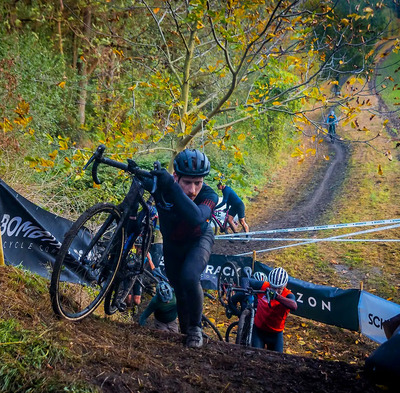 Foto zu dem Text "NRW-Cross-Cup: Doppel-Finale am Rodelhügel"