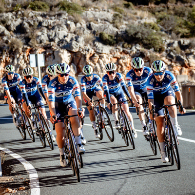 Foto zu dem Text "Talentschmiede mit weniger Familienbande in die WorldTour "