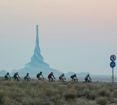 Foto zu dem Text "Dubai Cycle Challenge: Saison-Start in der Wüste"