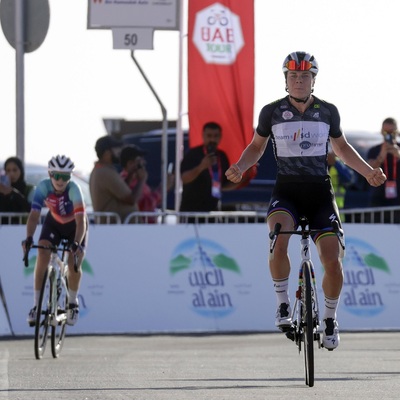 Foto zu dem Text "Kopecky ringt Bradbury am Jebel Hafeet im Bergaufsprint nieder"