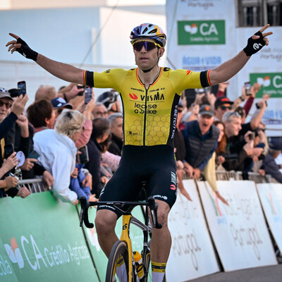 Foto zu dem Text "Van Aert schnappt Mayrhofer den Sieg auf den letzten Metern weg"