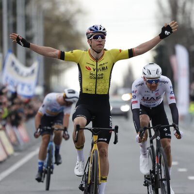 Foto zu dem Text "Van Aert gewinnt Kuurne-Brüssel-Kuurne nach 90-km-Flucht"