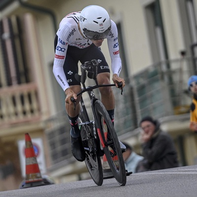 Foto zu dem Text "Ayuso vermiest Ganna in Lido di Camaiore den Tirreno-Hattrick"