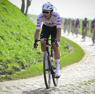 Foto zu dem Text "Baroncini bricht sich bei Denain-Sturz den Ellenbogen"