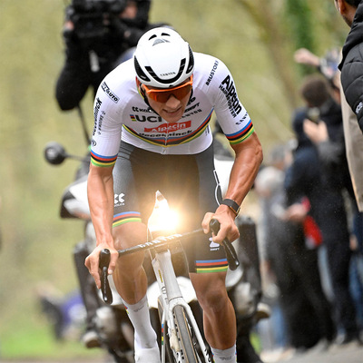 Foto zu dem Text "E3-Gala macht Van der Poel zum Top-Favoriten für die Ronde"