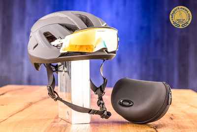 Foto zu dem Text "Oakley Aro5 Race - Mips / Kato Cavendish Edition: Luftiger Helm und Sprinterbrille"
