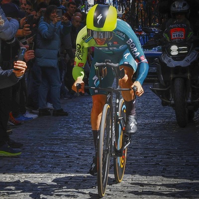 Foto zu dem Text "Roglic biegt falsch ab und gewinnt dennoch Auftaktzeitfahren"