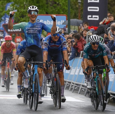 Foto zu dem Text "Lapeira gewinnt Frankreich-Abstecher der Baskenland-Rundfahrt"