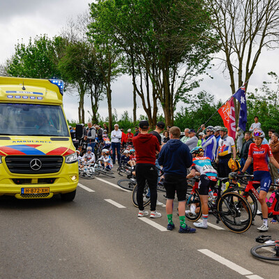 Foto zu dem Text "Amstel der Frauen wegen Verkehrsunfall um 56 km verkürzt"
