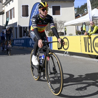 Foto zu dem Text "Evenepoel nach schwerem Sturz auf dem Weg zurück"