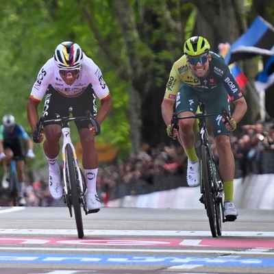 Foto zu dem Text "Zocker Schachmann eröffnet den Giro mit Bravour "