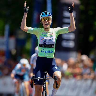 Foto zu dem Text "Bredewold verteidigt Gelb mit Stil und holt zweiten Itzulia-Sieg"