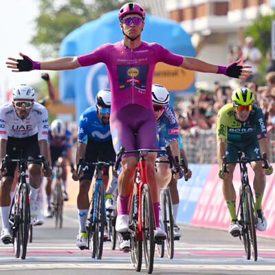 Foto zu dem Text "Milan feiert zweiten Etappensieg beim Giro d´Italia"