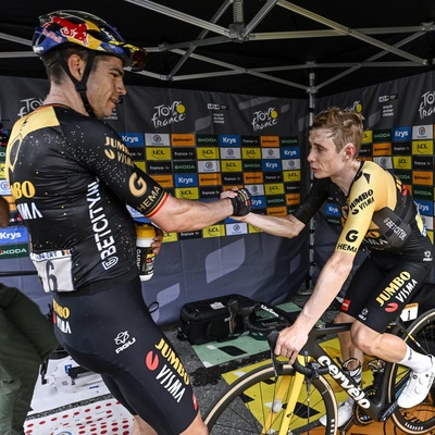 Foto zu dem Text "Van Aert und Laporte trainieren mit Vingegaard in der Höhe"