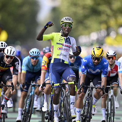 Foto zu dem Text "Girmay überrascht beim ersten Sprint Royal dieser Tour"