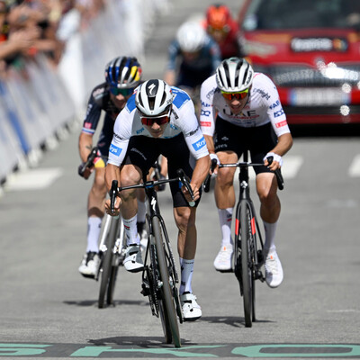 Foto zu dem Text "Schritt für Schritt kommt Debütant Evenepoel gut in die Tour"
