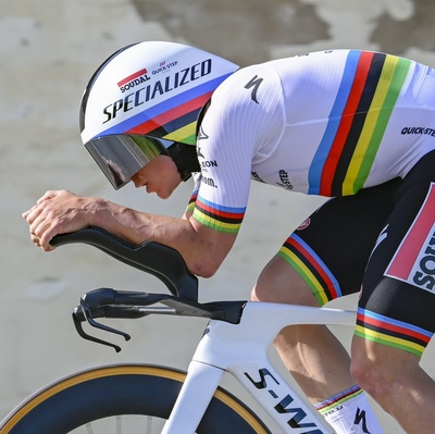 Foto zu dem Text "Die direkten Kontrahenten sehen Evenepoel ganz vorne"