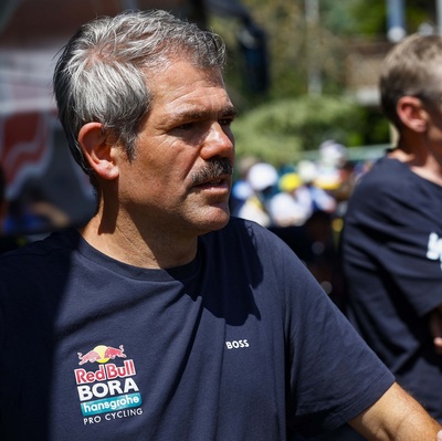 Foto zu dem Text "Evenepoel aus dem Vertrag zu kaufen, ist für Denk keine Option"