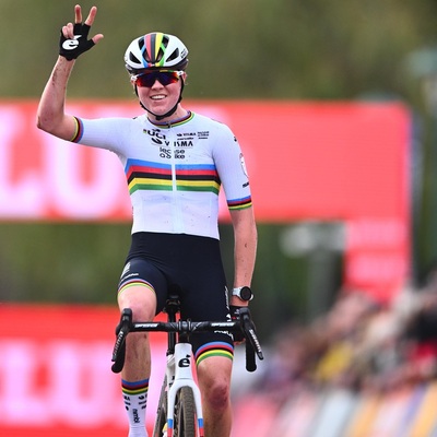 Foto zu dem Text "Van Empel mit Gala-Auftritt zum Scheldecross-Hattrick"