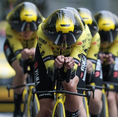 Foto zu dem Text "Verzögerungen beim Rad-Check: Chaos am Vuelta-Start"