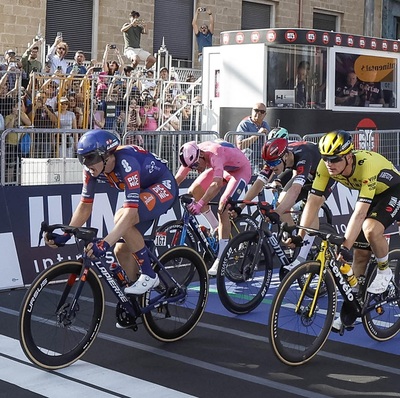 Foto zu dem Text "Highlight-Video der 4. Etappe des Giro d´Italia"