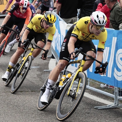 Foto zu dem Text "Visma bringt beim Giro endlich “die PS auf die Straße“"