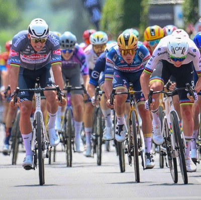 Foto zu dem Text "Dritter im Sprint! Die Beine folgen van der Poel noch nicht"