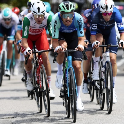 Foto zu dem Text "Beim Giro Carapaz geholfen: UCI ermittelt gegen De Bondt"