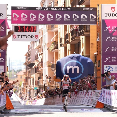 Foto zu dem Text "Giro Next Gen: Filippo Agostinacchio sorgt für ersten Heimsieg"