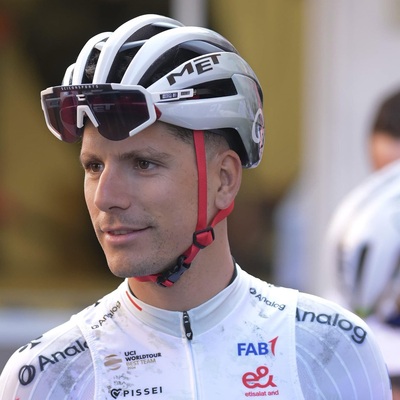 Foto zu dem Text "Almeida will trotz Rippenbruch die Tour de France fortsetzen"